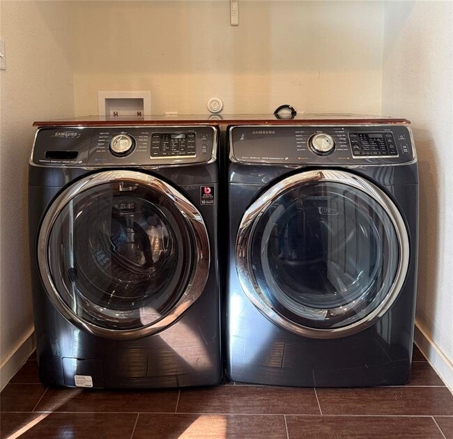 Building Photo - 16101 Hawthorne Heights Trail