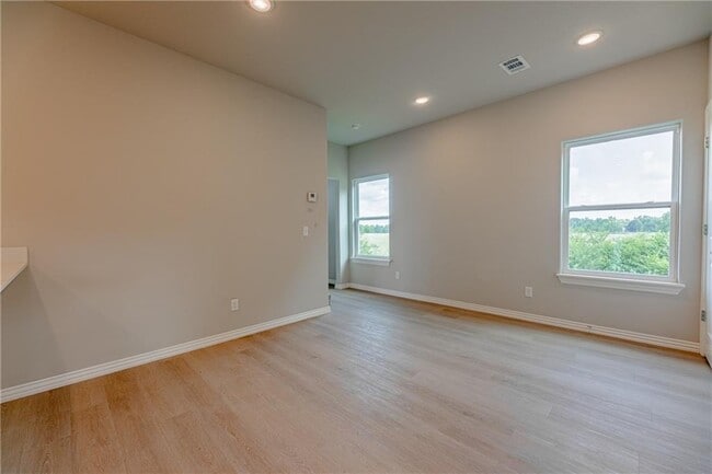 Building Photo - 1705 SW Casuarina Dr