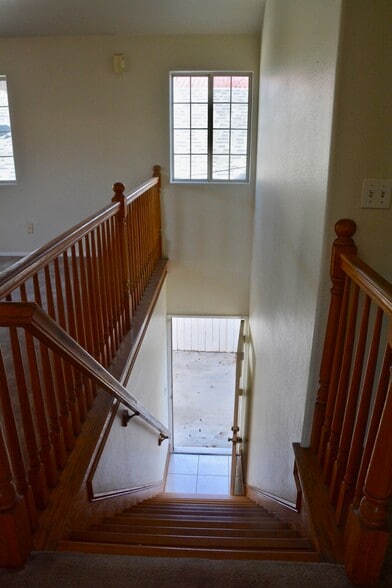 Building Photo - 548 N Windsor Blvd