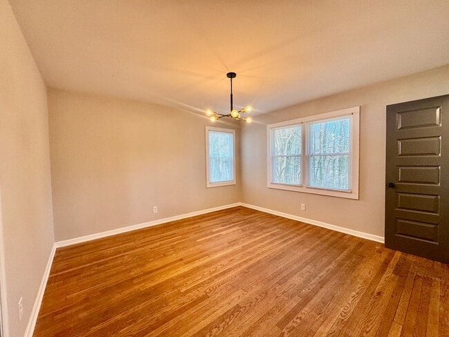 Building Photo - Awesome in Atlanta - 4 Bedrooms