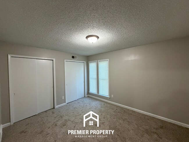 Building Photo - 3955 Castile St