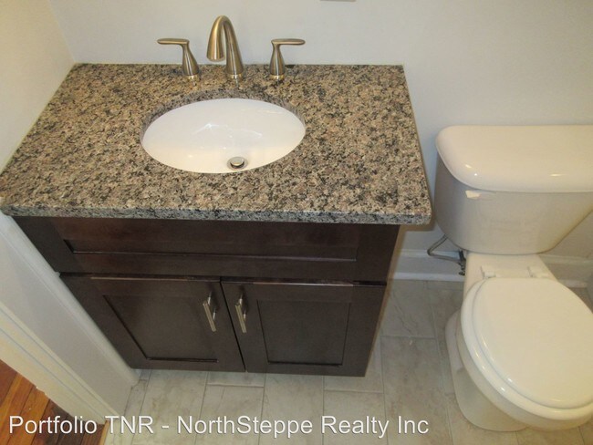 Building Photo - 694 Kerr St