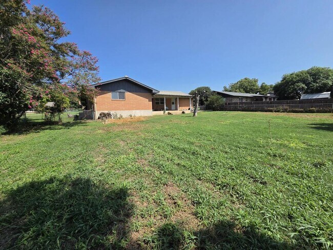 Building Photo - 107 Timber Ln