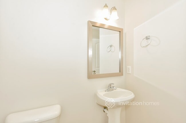 Building Photo - 216 Dimaggio Dr