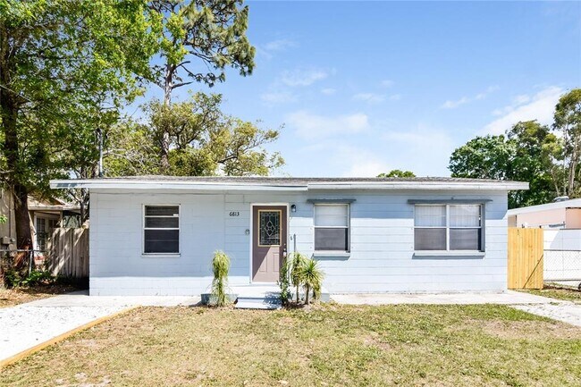 Primary Photo - 6813 N Clearview Ave