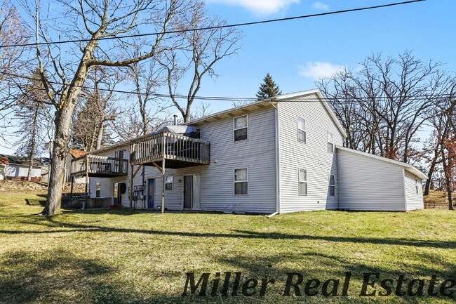 Building Photo - 2 Bedroom Apartment in Hastings – Gas and Water Included – $1,150/mo