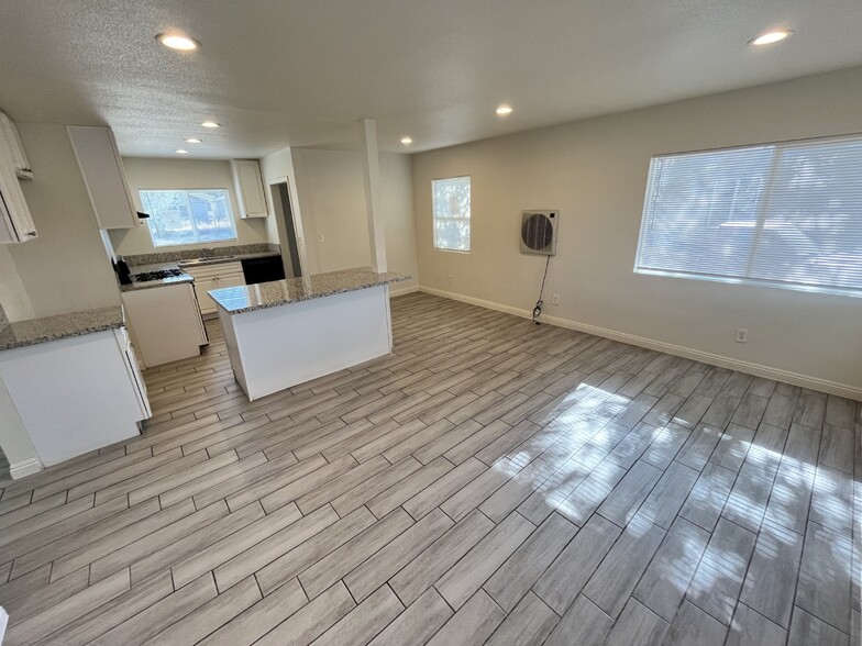 Building Photo - 848 W 29th St
