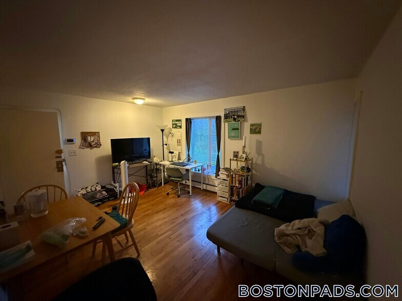 Building Photo - 524 Putnam Ave