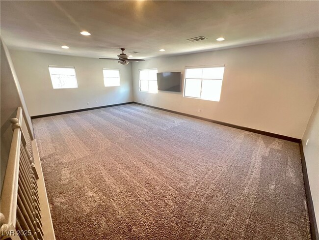 Building Photo - 604 Celso Ct