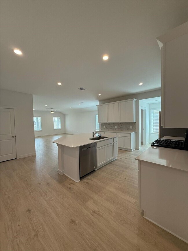 Building Photo - 30703 Skye Villa Ln