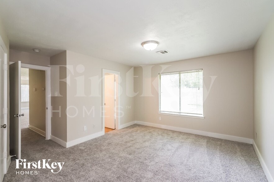 Building Photo - 5043 Summit Lodge Dr