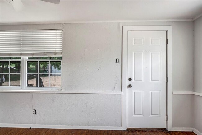 Building Photo - 2201 Cr 320