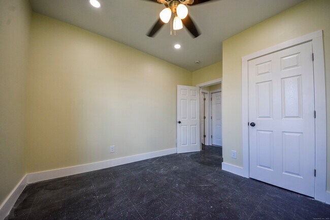 Building Photo - 92 High St