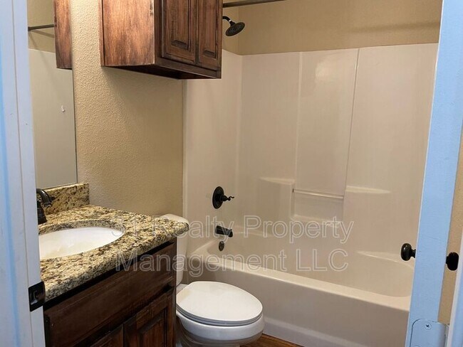 Building Photo - 603 Franklin Ave