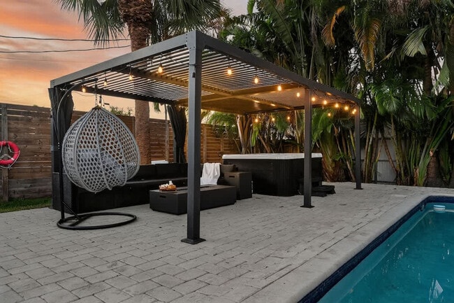 Building Photo - 2423 NE 202nd St