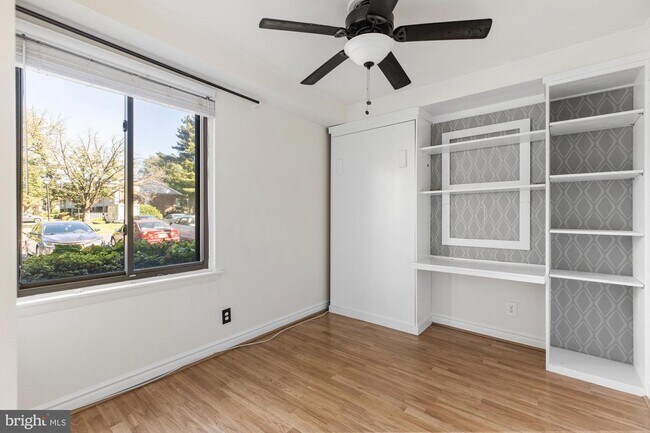 Building Photo - 220 Echelon Rd