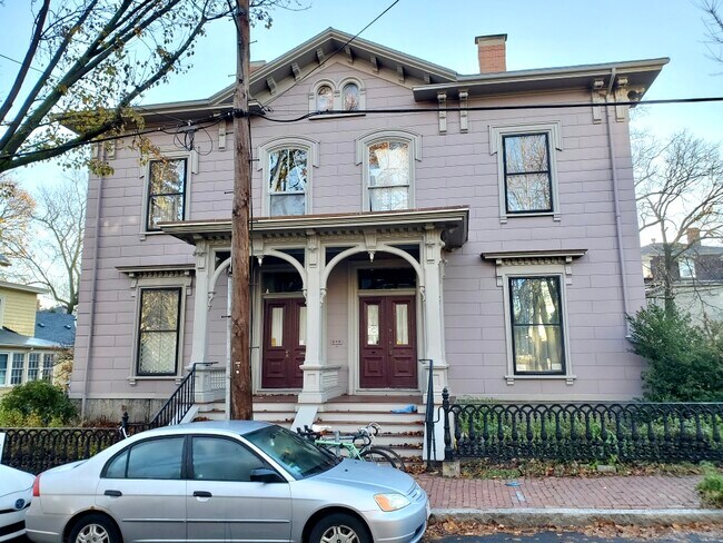 Building Photo - 16 Clinton St