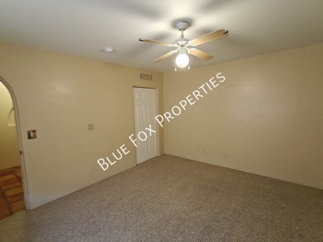 Building Photo - 9097 N Jessy Ln