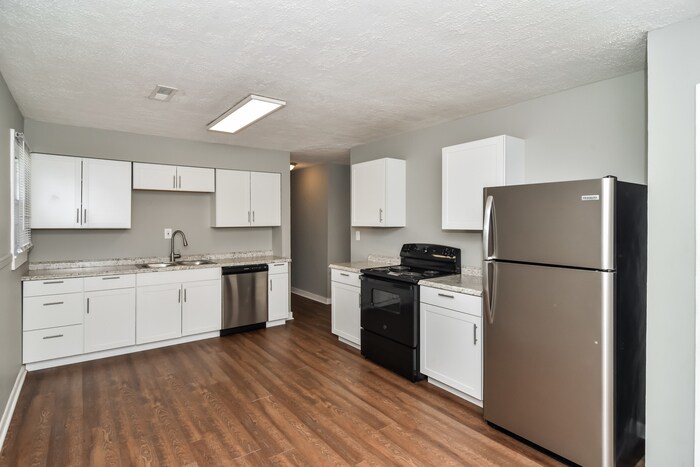 Building Photo - 1602 1st Ave SW