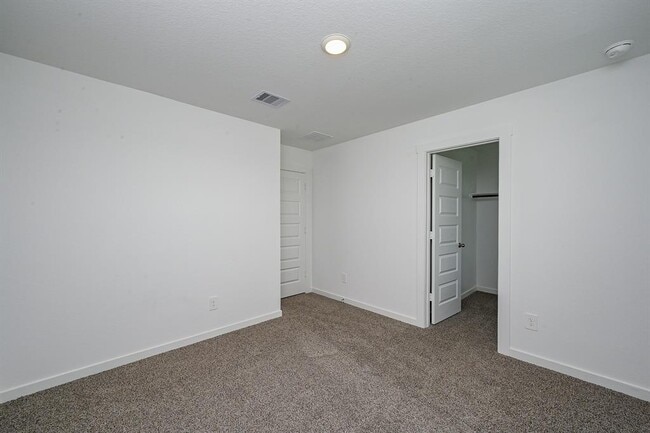 Building Photo - 29946 Gallatin River Ln