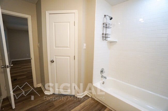 Building Photo - 1312 Winola Ln