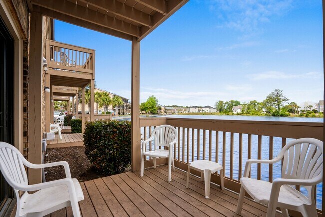 Building Photo - Seasonal Rental Available Now-3/31/26-Wifi/Cable/Electric Included