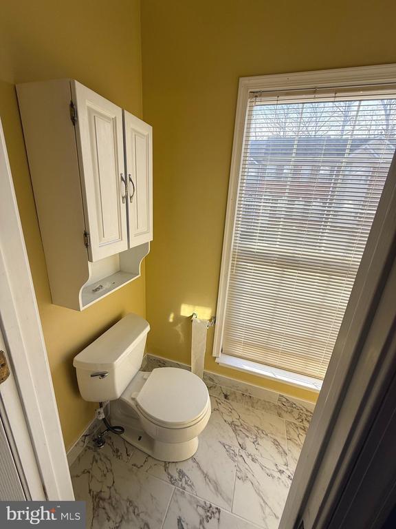 Building Photo - 8362 Millwood Dr