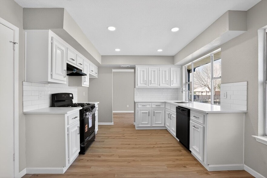 Building Photo - 5103 Devon Green Dr