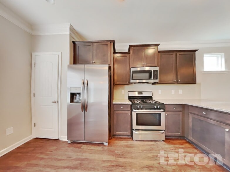 Building Photo - 28 Ashview Dr