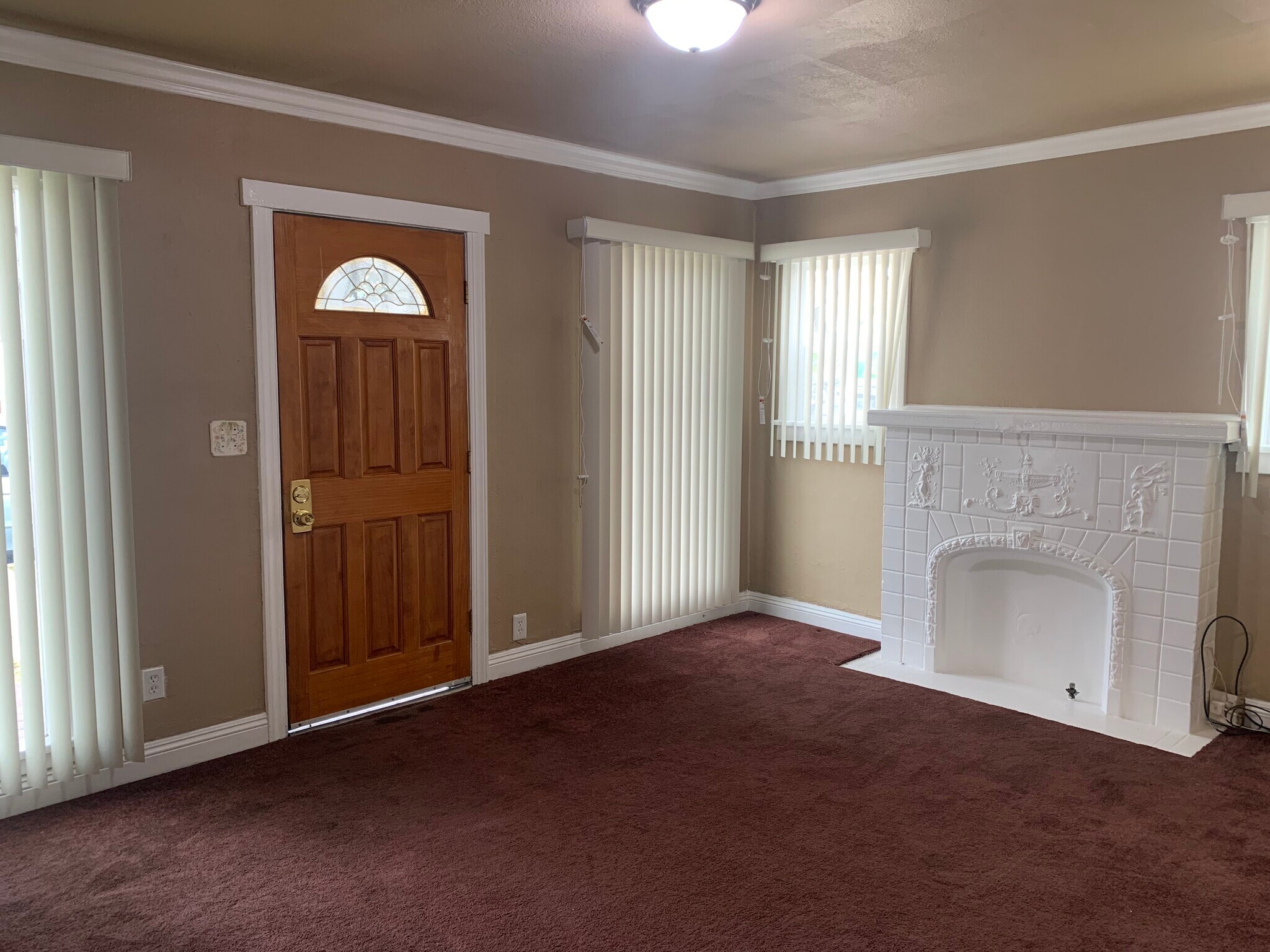 Building Photo - 342 E 84th St