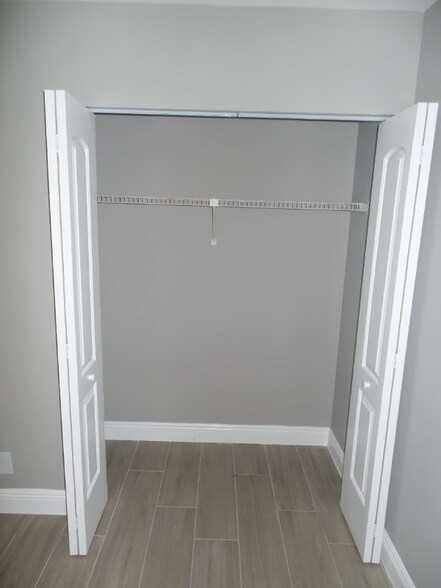 Building Photo - 109 Lake Emerald Dr