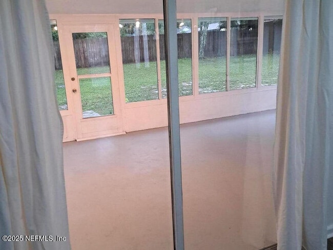 Building Photo - 9756 Saye Ct