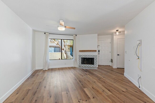 Building Photo - Light-Filled 2BR/2.5BA Townhouse with Private Patio & 2-Car Garage Near UCSD & UTC