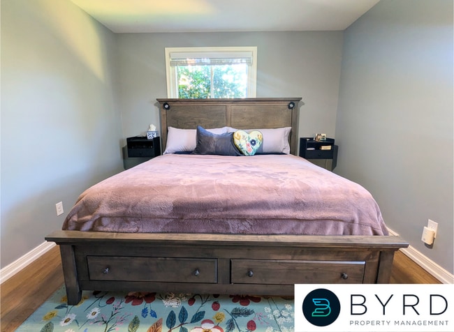 Building Photo - 4209 West End Dr