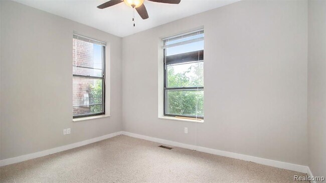 Building Photo - 132 W Willis St