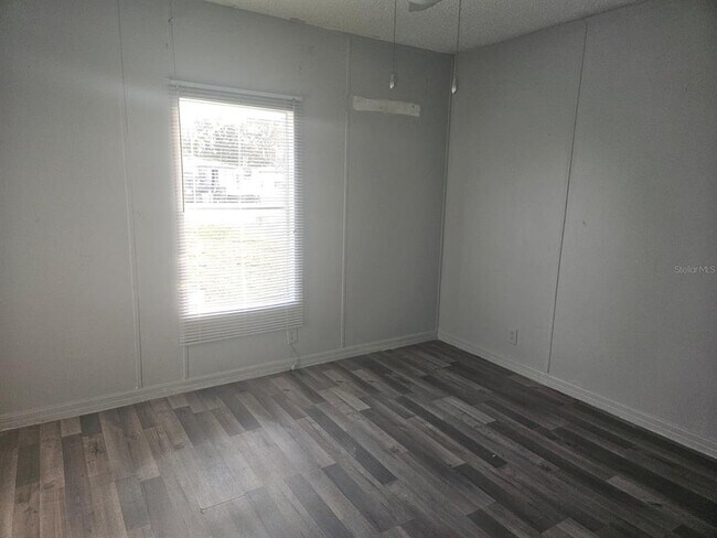 Building Photo - 129 4th St