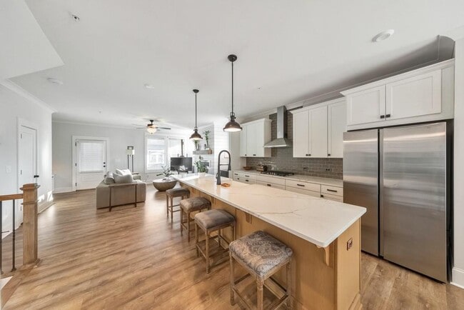 Building Photo - 320 Oak Arms Wy