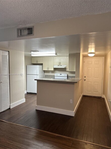 SO FLO Real Estate Group 9783 Nob Hill Ct # 9783 SUNRISE, F - 9783 Nob Hill Ct