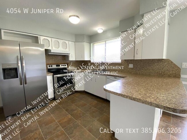 Building Photo - 4054 W Juniper Rd