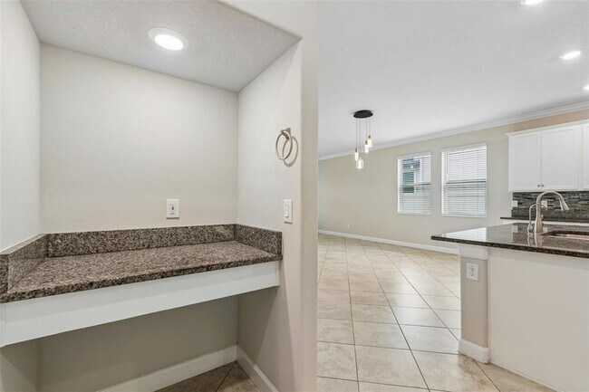 Building Photo - 25057 Lambrusco Loop