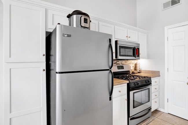 Building Photo - Innerarity Point Living at an Affordable Cost!