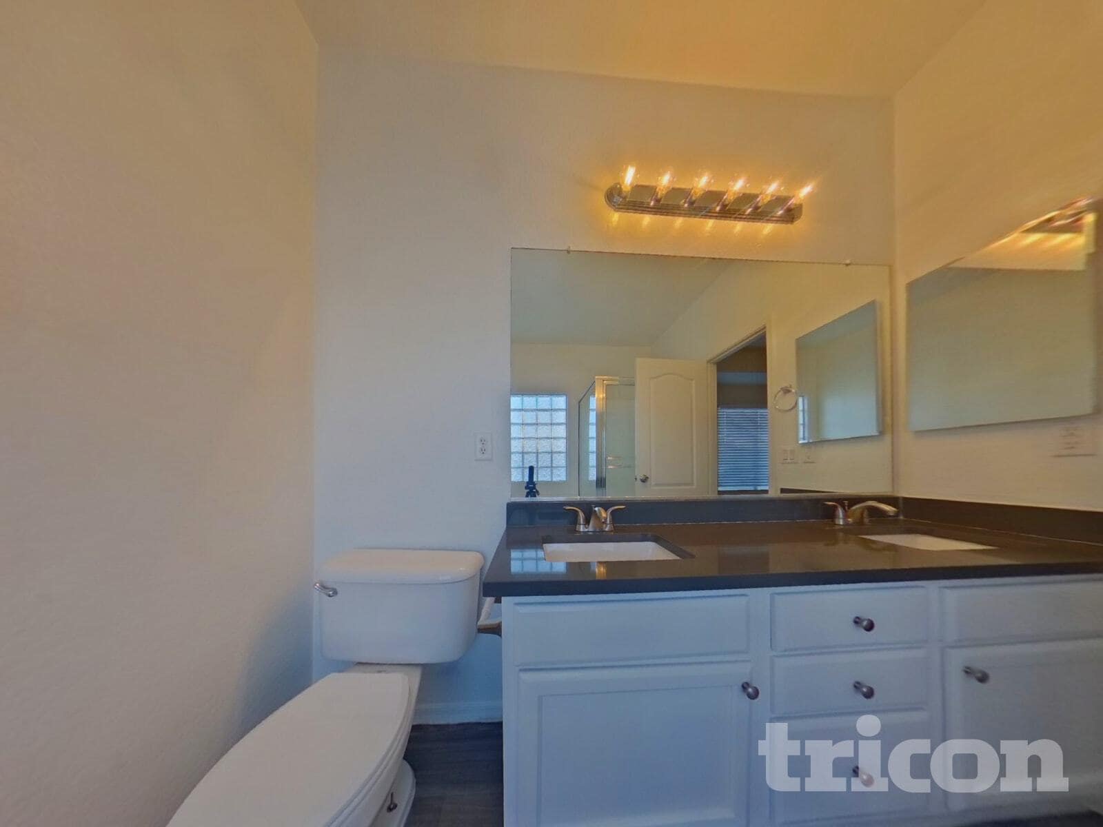 Building Photo - 11638 W Jackson St