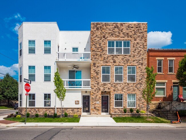 Building Photo - 127 E 8th Ave