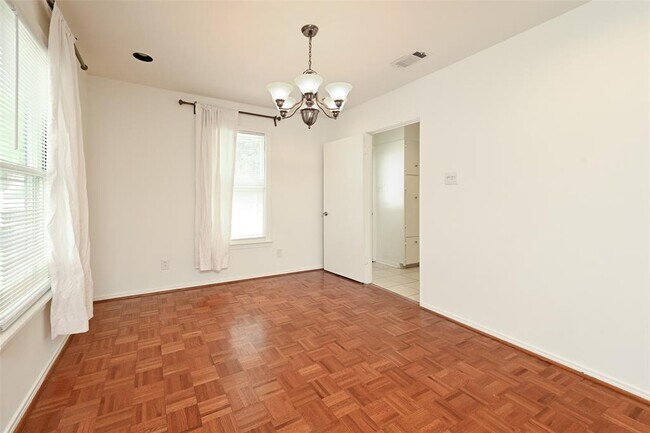 Building Photo - 2110 Westover Rd