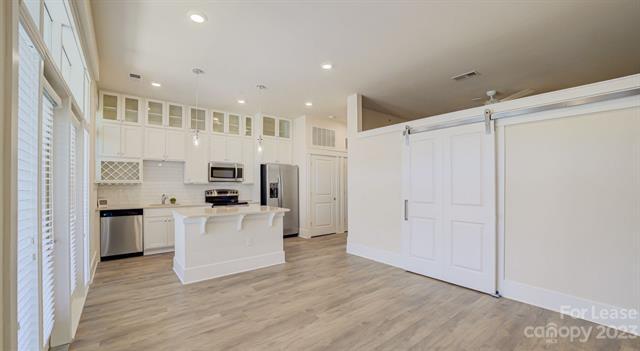 Building Photo - 16408 Holly Crest Ln