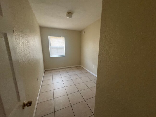 Building Photo - 3-2 House