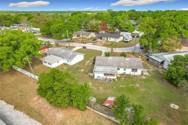 Building Photo - 201 Valencia Dr