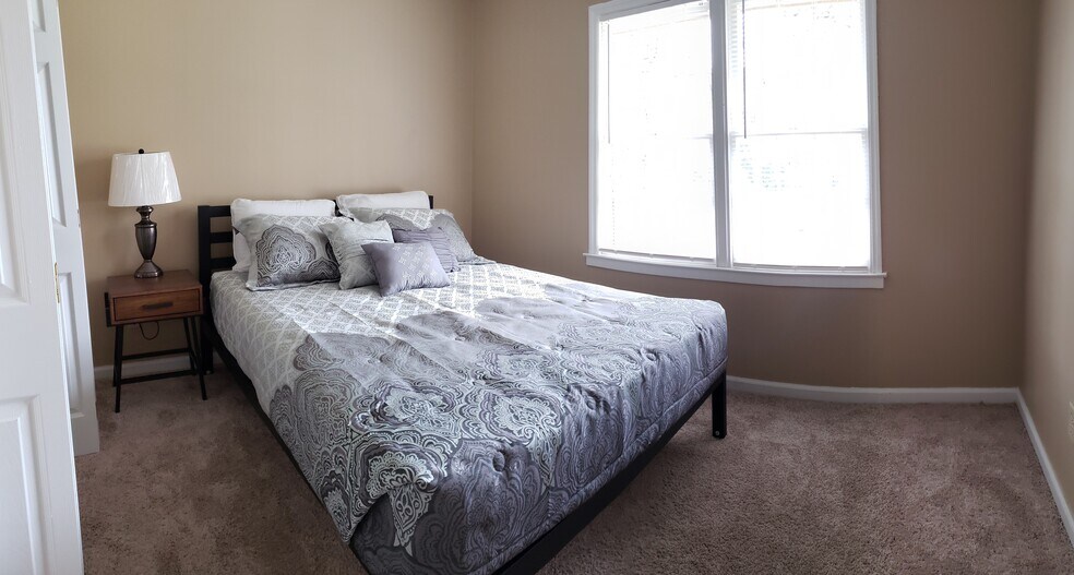 Queen Bedroom - 2412 Jerry Jones Drive