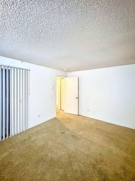 Building Photo - 6260 139th Ave NE