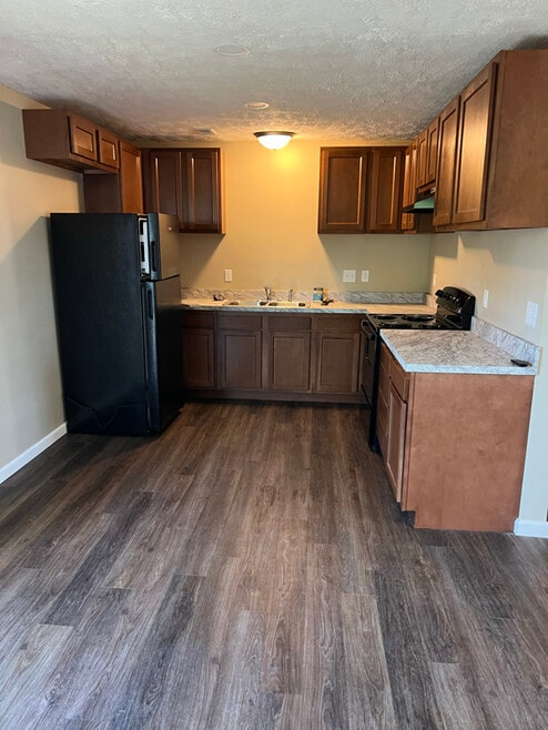 Building Photo - 704 S Hyland St